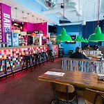 Downtown Hostel *