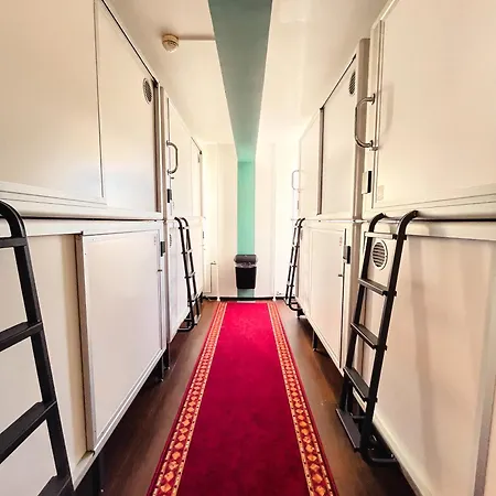 Downtown Hostel *
