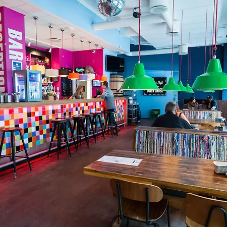 Downtown Hostel *
