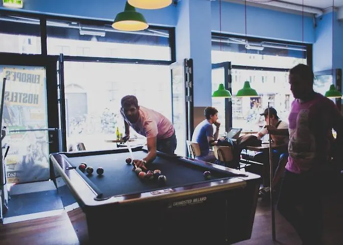 Downtown Хостел *